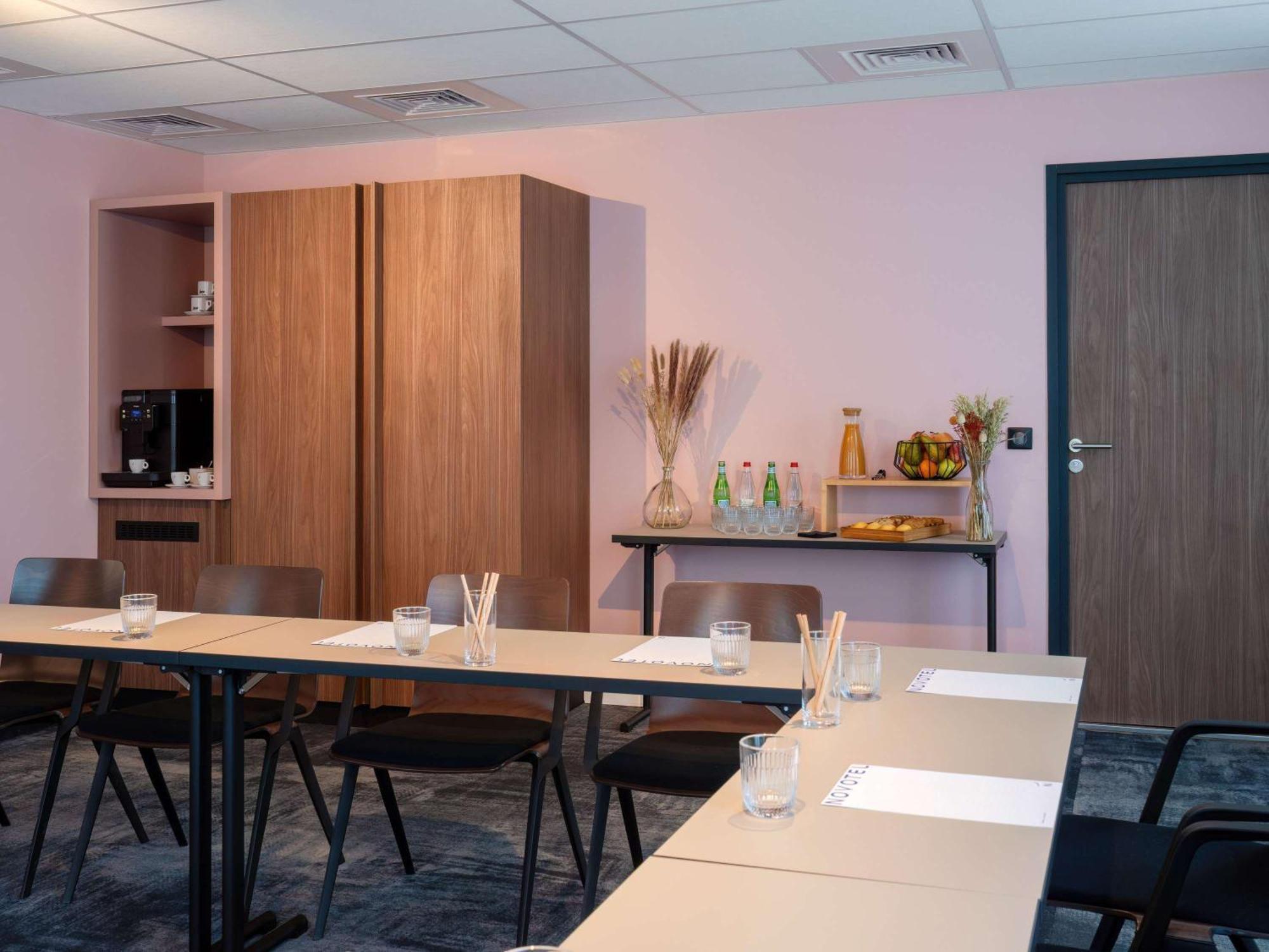 Novotel Rouen Centre Cathedrale Экстерьер фото